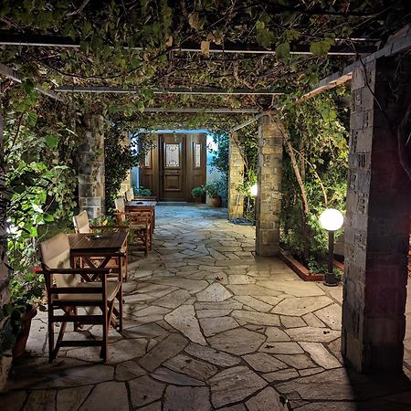 Guesthouse Christos Skopelos stad Exteriör bild