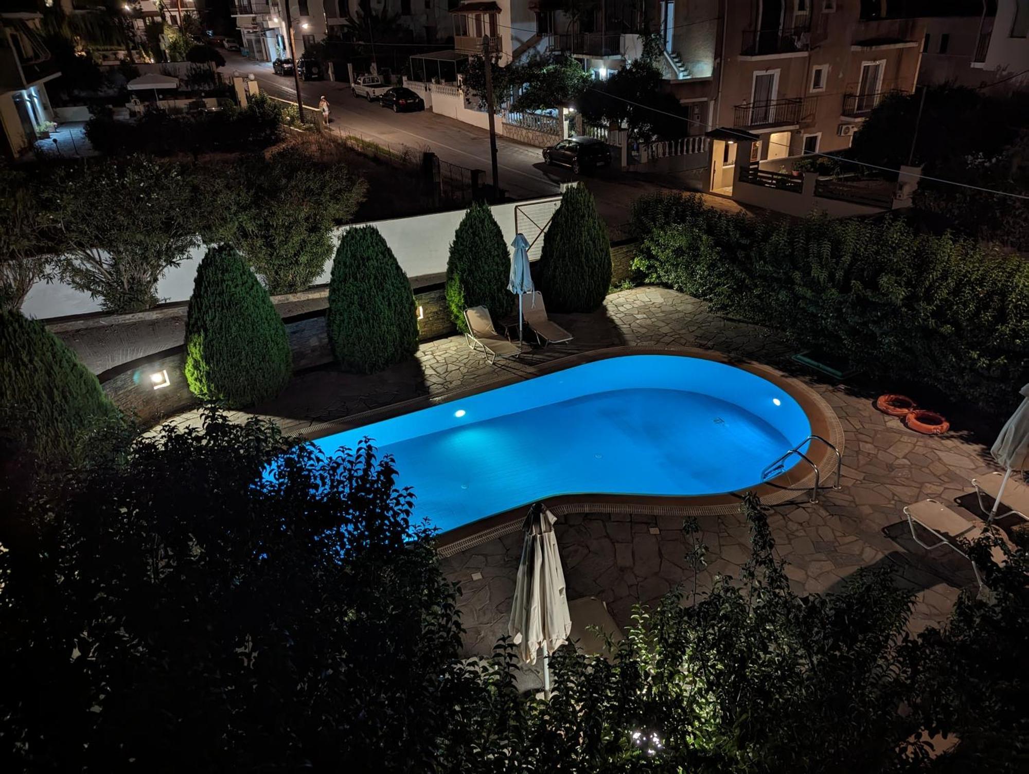 Guesthouse Christos Skopelos stad Exteriör bild