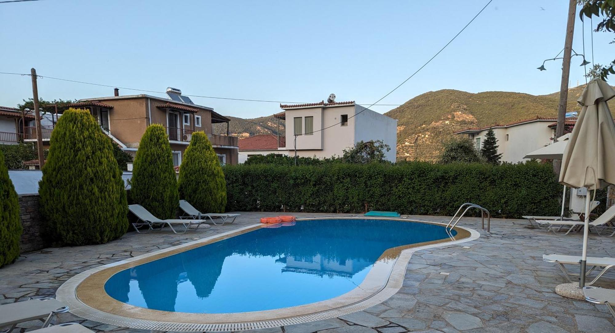 Guesthouse Christos Skopelos stad Exteriör bild