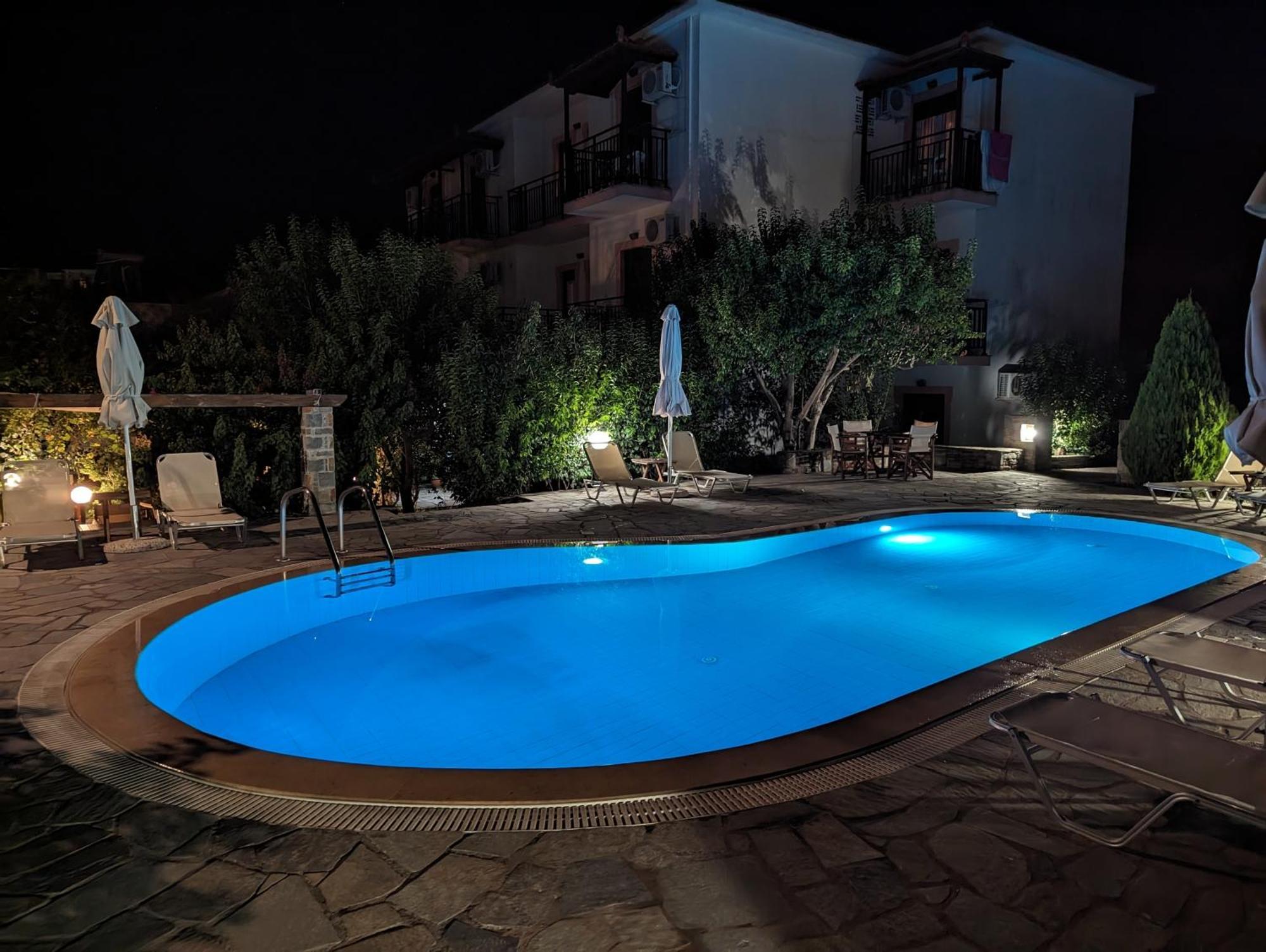 Guesthouse Christos Skopelos stad Exteriör bild