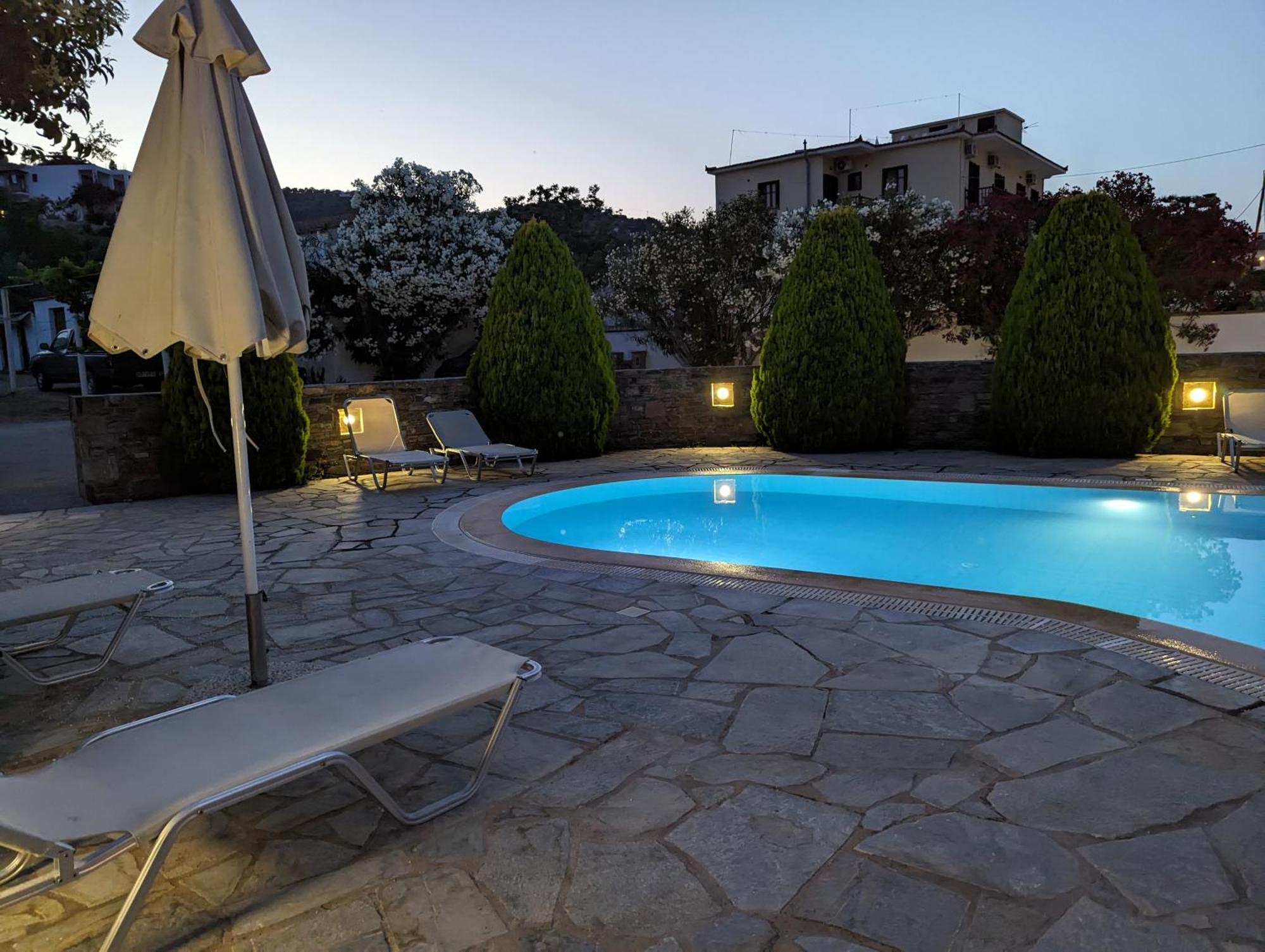 Guesthouse Christos Skopelos stad Exteriör bild