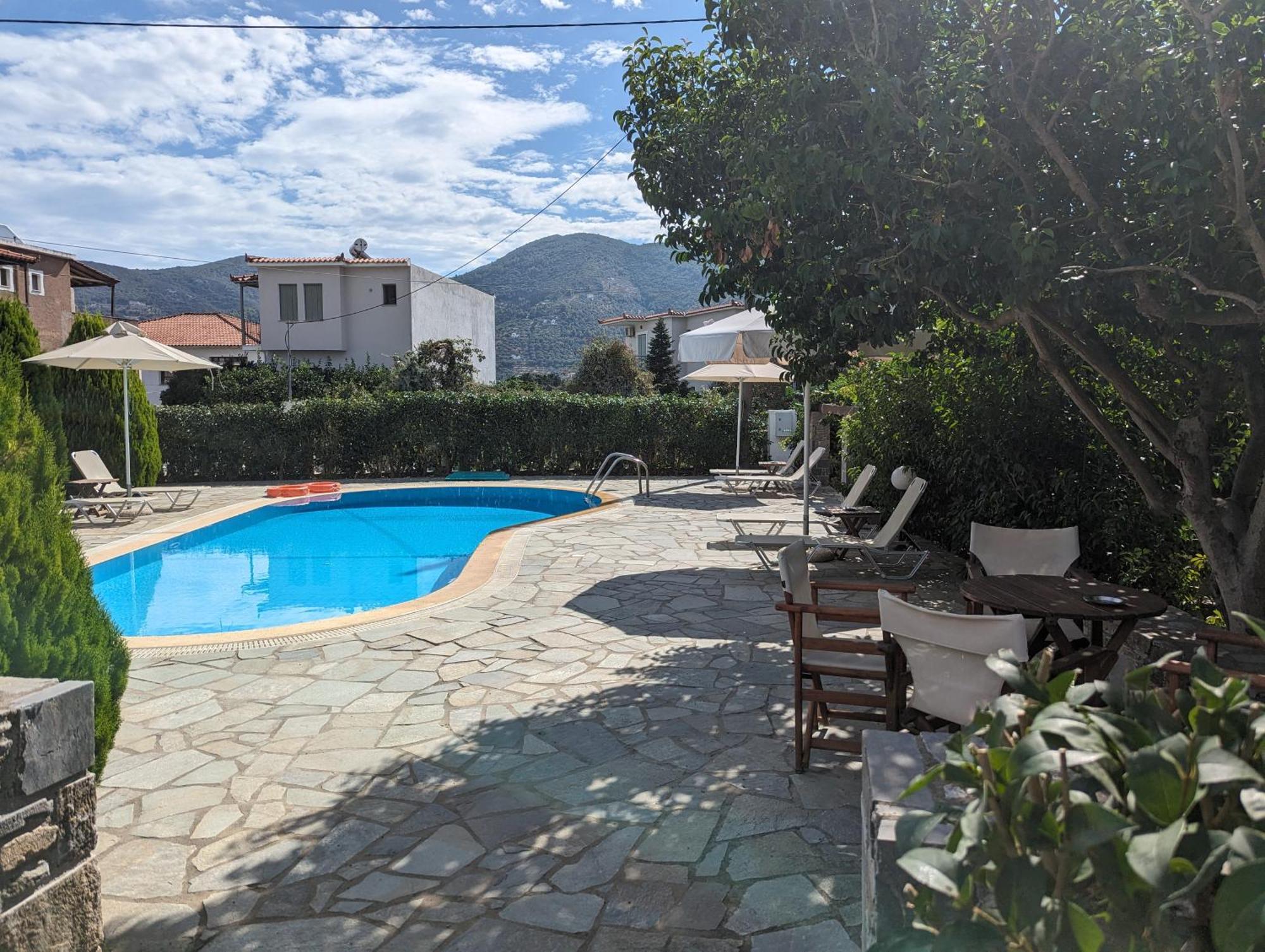 Guesthouse Christos Skopelos stad Exteriör bild