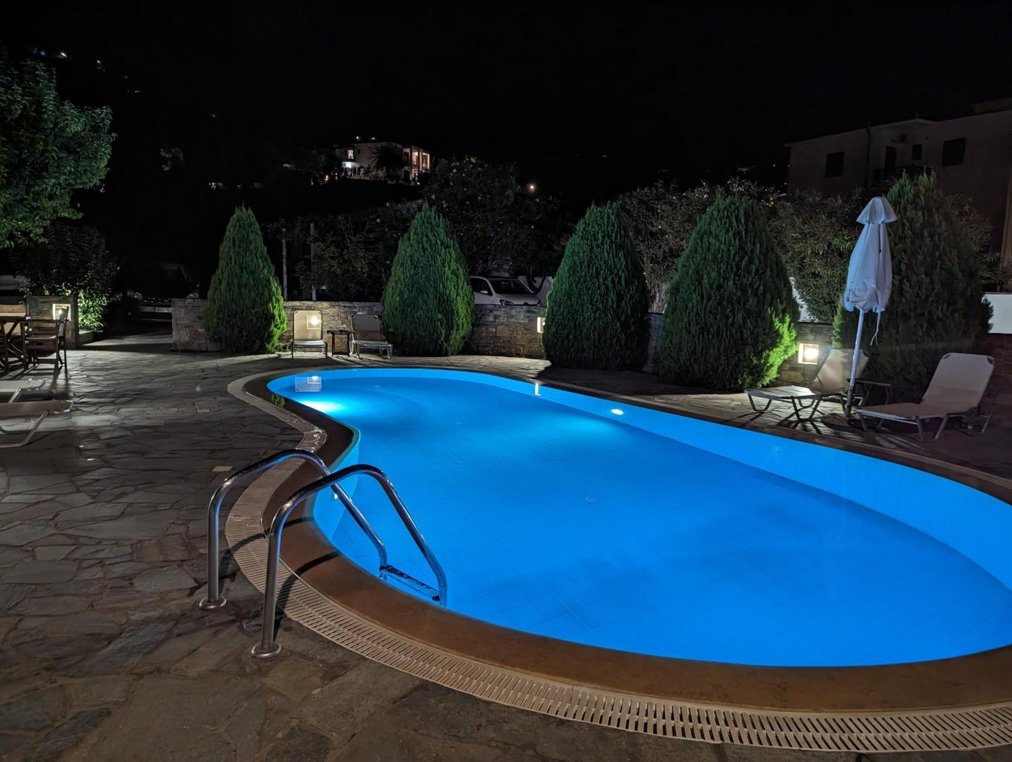 Guesthouse Christos Skopelos stad Exteriör bild