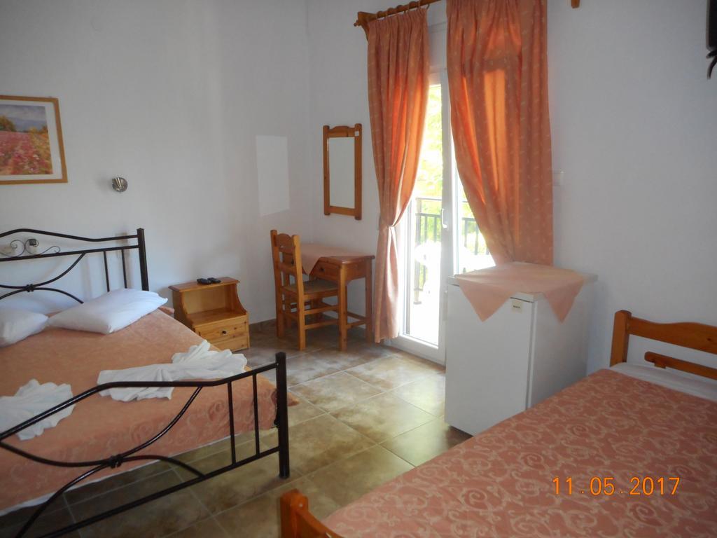 Guesthouse Christos Skopelos stad Exteriör bild